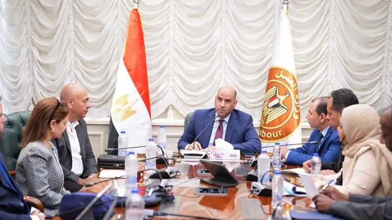 Égypte : Un nouveau système numérique pour simplifier les permis de travail des étrangers